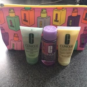 ‼️NEW Clinique set with Bag‼️